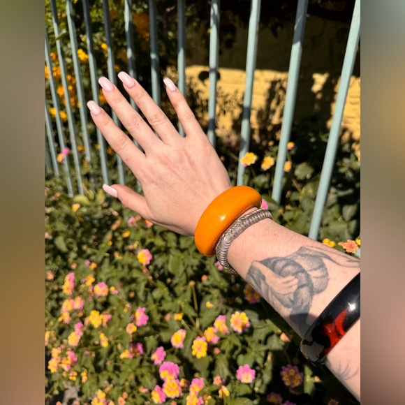 Vintage Jewelry - 40s Vintage Orange Bakelite Cuff